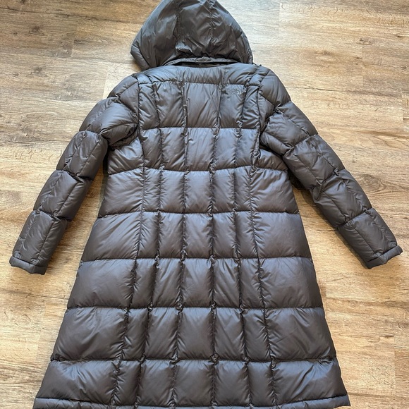 The North Face Down Filled Long Puffer Jacket (M) - Picture 2 of 8